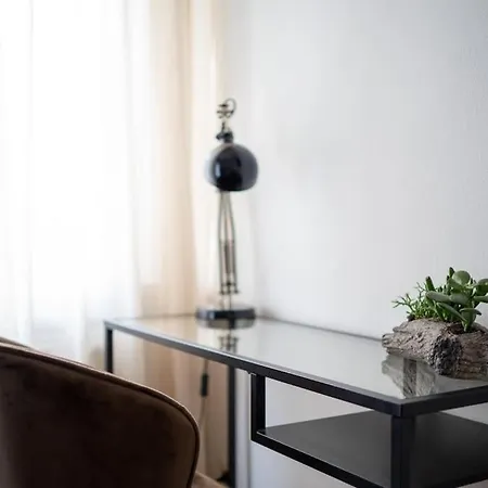 아파트 Naehe Stadtzentrum Mit Wohnzimmer Und Kueche