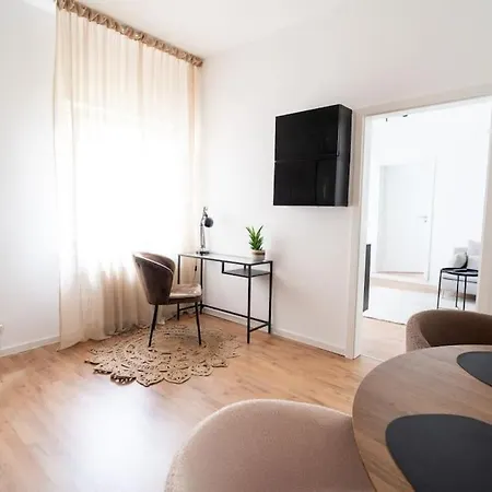 아파트 Naehe Stadtzentrum Mit Wohnzimmer Und Kueche *