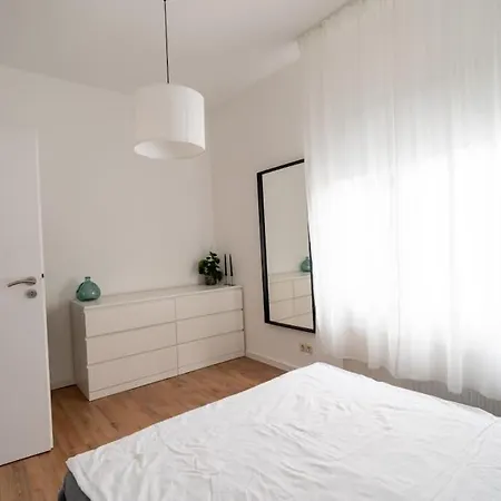 Naehe Stadtzentrum Mit Wohnzimmer Und Kueche * 코블렌츠