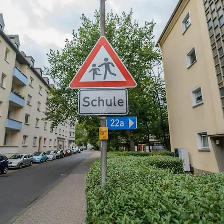 Naehe Stadtzentrum Mit Wohnzimmer Und Kueche Apartment *