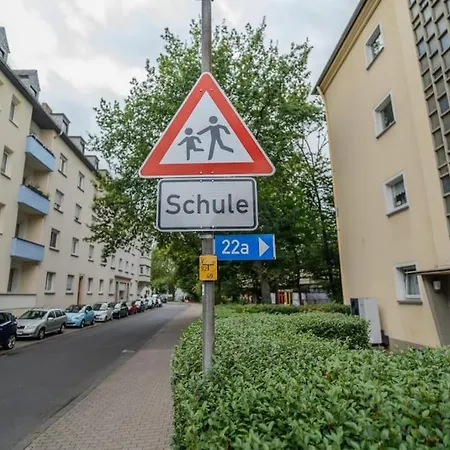 Naehe Stadtzentrum Mit Wohnzimmer Und Kueche 아파트 *